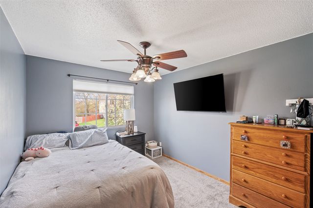 450 Fawn Circle, Pleasant Hill, IA 50327