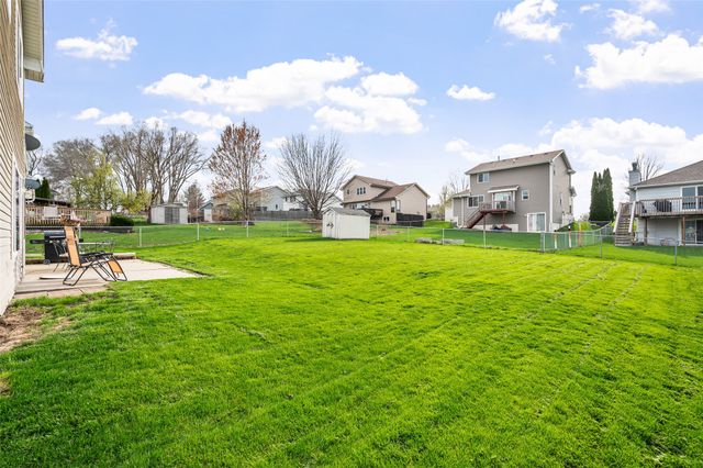 450 Fawn Circle, Pleasant Hill, IA 50327