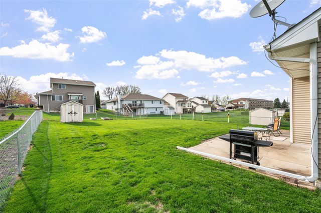 450 Fawn Circle, Pleasant Hill, IA 50327