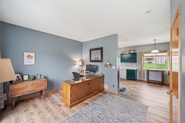 450 Fawn Circle, Pleasant Hill, IA 50327