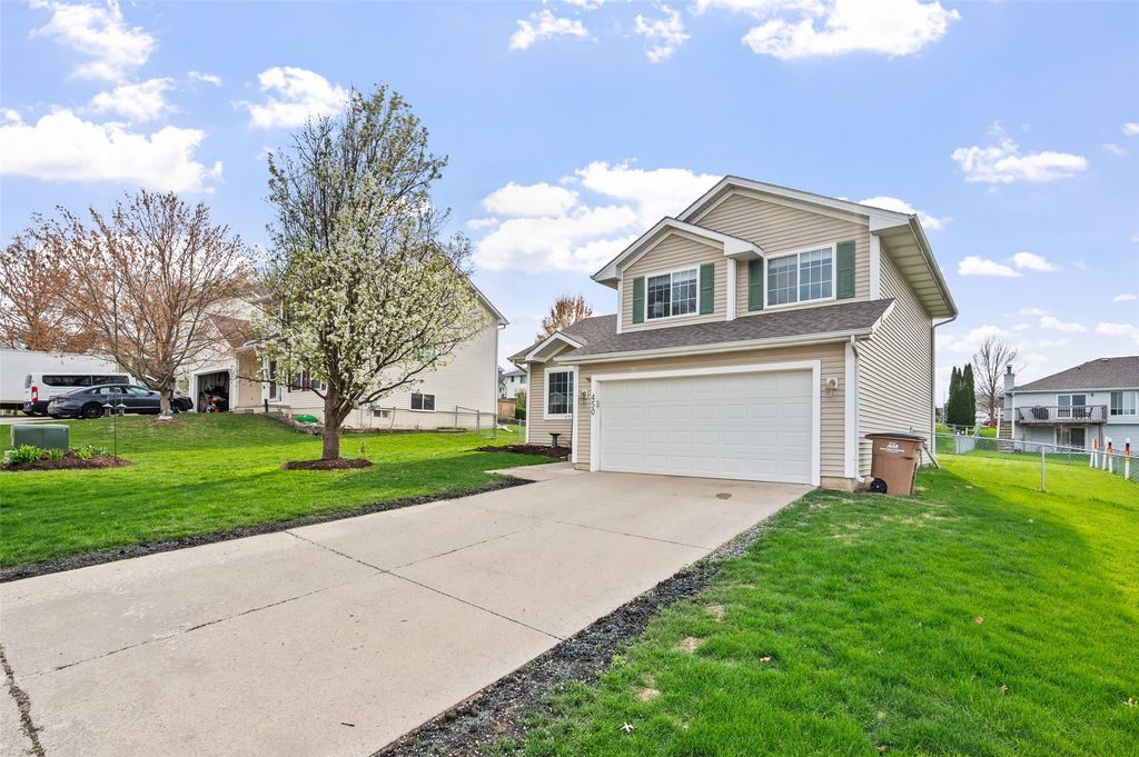 450 Fawn Circle, Pleasant Hill, IA 50327