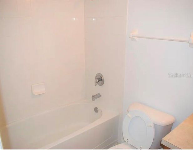 521 CRESTING OAK CIRCLE 76, Orlando, FL 32824