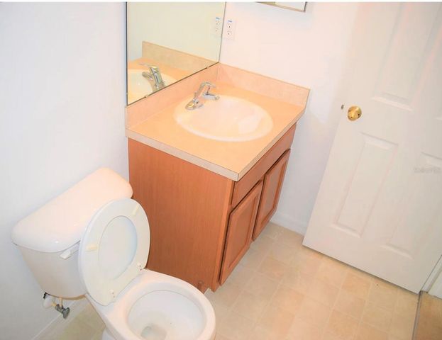 521 CRESTING OAK CIRCLE 76, Orlando, FL 32824