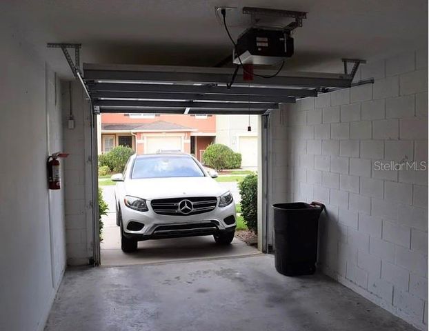 521 CRESTING OAK CIRCLE 76, Orlando, FL 32824