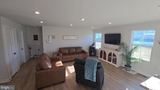 263 HYDRO RD, Inwood, WV 25428