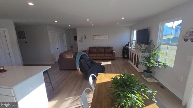 263 HYDRO RD, Inwood, WV 25428