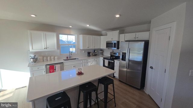 263 HYDRO RD, Inwood, WV 25428