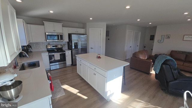 263 HYDRO RD, Inwood, WV 25428