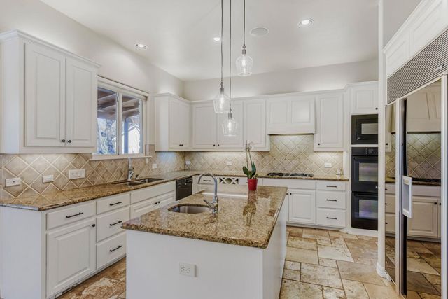 3704 Kenora CT, Austin, TX 78738