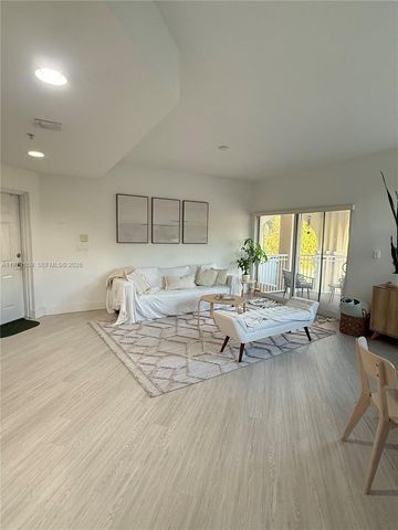 8999 NW 107th Ct 216-1, Doral, FL 33178