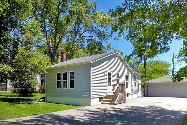 420 Lily Lane, Lakemoor, IL 60051