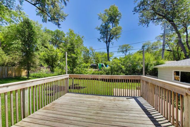420 Lily Lane, Lakemoor, IL 60051
