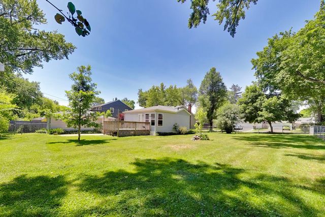 420 Lily Lane, Lakemoor, IL 60051