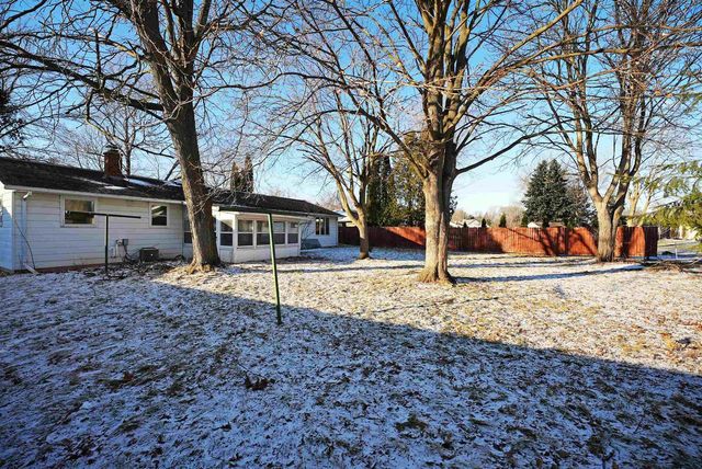 530 LORRAINE LANE, Green Bay, WI 54311