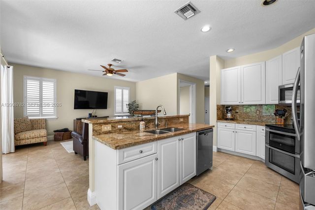 7199 Via Leonardo, Lake Worth, FL 33467
