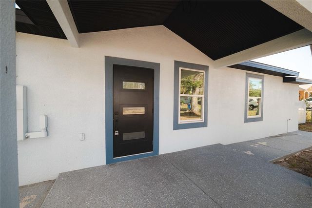 8508 SUNBEAM LN, Tampa, FL 33615