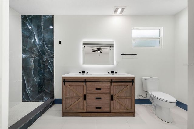 8508 SUNBEAM LN, Tampa, FL 33615