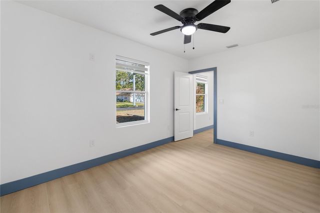 8508 SUNBEAM LN, Tampa, FL 33615