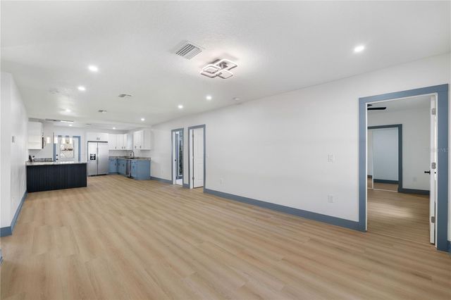 8508 SUNBEAM LN, Tampa, FL 33615