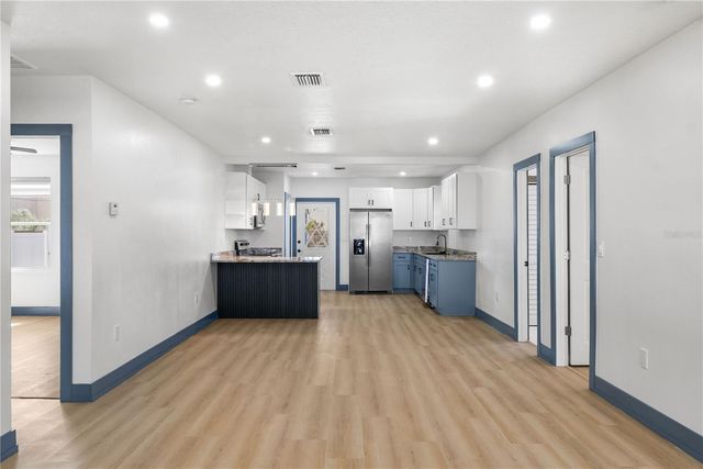 8508 SUNBEAM LN, Tampa, FL 33615