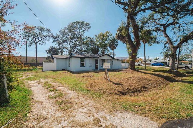 8508 SUNBEAM LN, Tampa, FL 33615