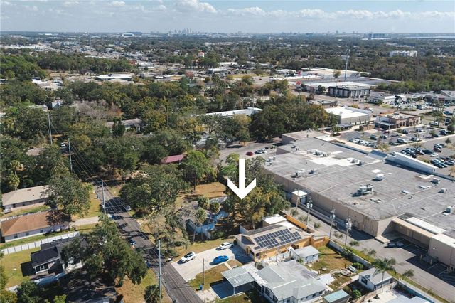 8508 SUNBEAM LN, Tampa, FL 33615