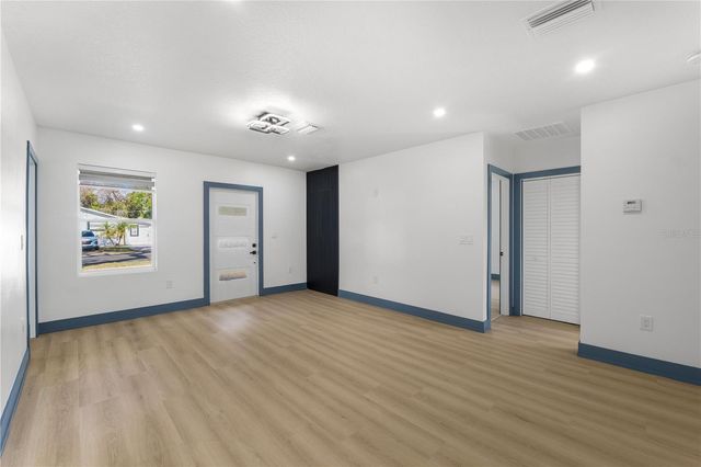 8508 SUNBEAM LN, Tampa, FL 33615