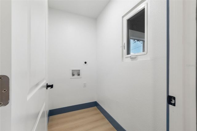 8508 SUNBEAM LN, Tampa, FL 33615