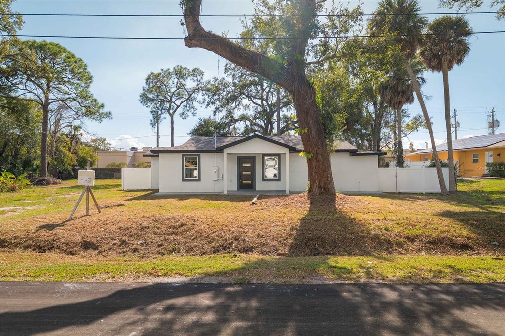 Image 1 of property listing at 8508 SUNBEAM LN, Tampa, FL 33615