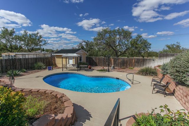 2405 E 25th St, Big Spring, TX 79720