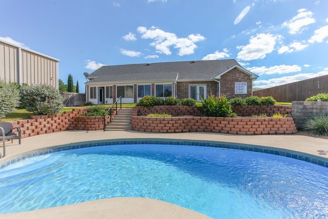 2405 E 25th St, Big Spring, TX 79720