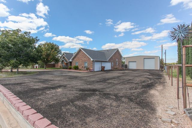 2405 E 25th St, Big Spring, TX 79720
