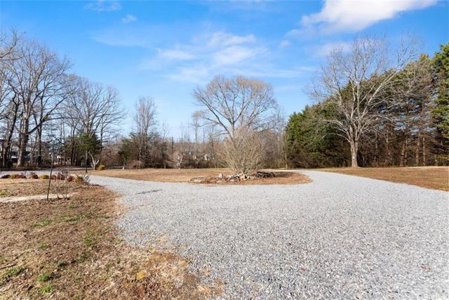 181 Asbury Mill Road, Cleveland, GA 30528