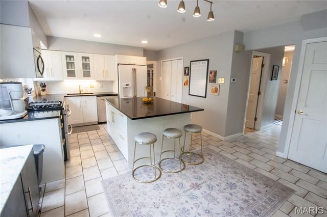 812 Pebblefield Terrace, Manchester, MO 63021