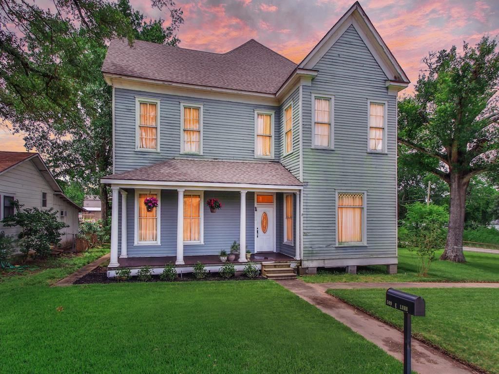 509 E Luhn Street, Bellville, TX 77418