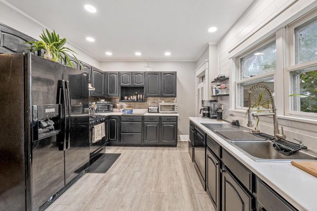 708 GARDEN STREET, Green Bay, WI 54303