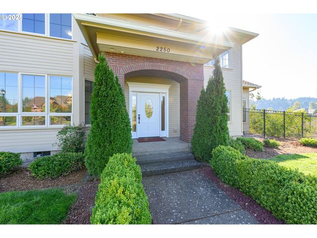 2250 Sw HOMER ROSS Loop, Mc Minnville, OR 97128