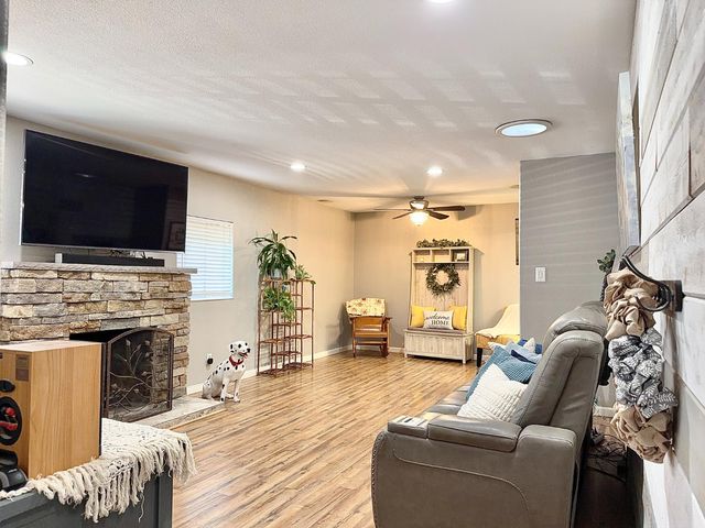 6765 Judistine Dr, Fair Oaks, CA 95628
