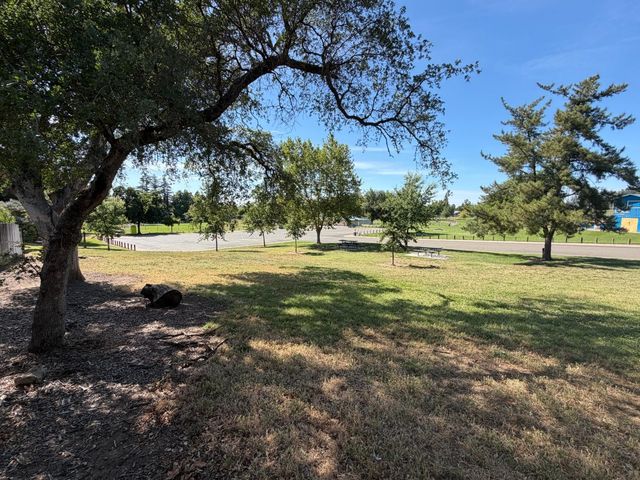 6765 Judistine Dr, Fair Oaks, CA 95628