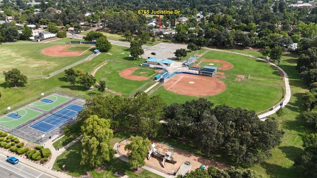 6765 Judistine Dr, Fair Oaks, CA 95628