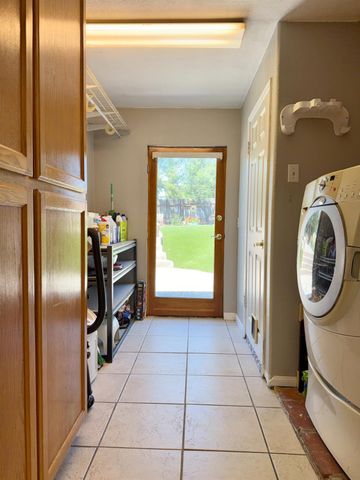 6765 Judistine Dr, Fair Oaks, CA 95628