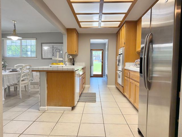 6765 Judistine Dr, Fair Oaks, CA 95628