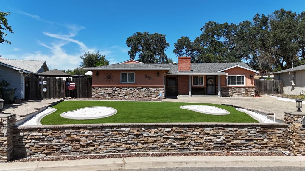 6765 Judistine Dr, Fair Oaks, CA 95628