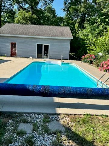 13396 Lincoln Lake Avenue, Gowen, MI 49326