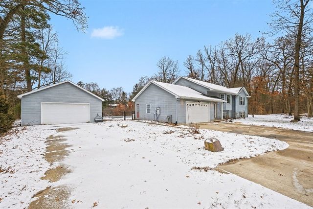 13396 Lincoln Lake Avenue, Gowen, MI 49326