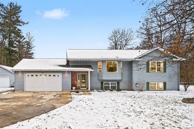 13396 Lincoln Lake Avenue, Gowen, MI 49326