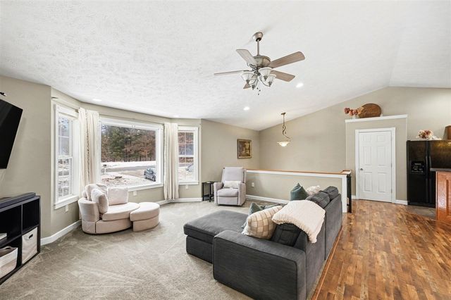 13396 Lincoln Lake Avenue, Gowen, MI 49326