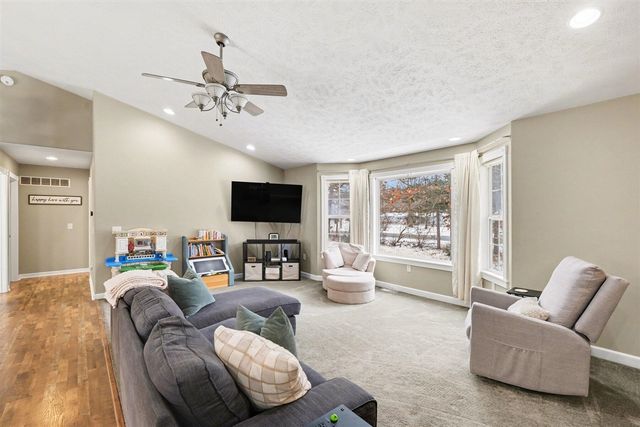 13396 Lincoln Lake Avenue, Gowen, MI 49326