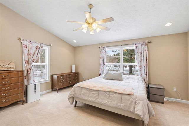 13396 Lincoln Lake Avenue, Gowen, MI 49326