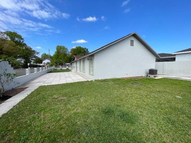 7001 N CLARK AVENUE, Tampa, FL 33614